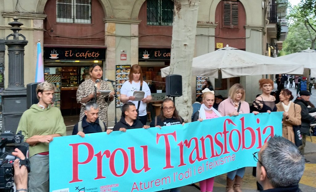 Protesta en Barcelona contra el aumento de agresiones transfóbicas: llamado urgente a la acción y la educación